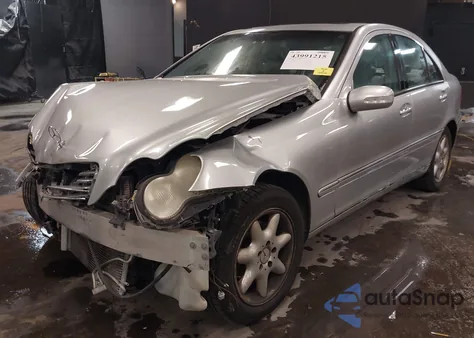 2002 Mercedes-Benz C 240 from USA, damaged, VIN WDBRF61J12E001548